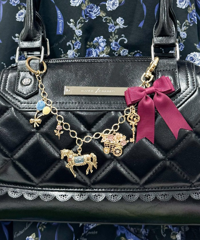 Amusant Parade Charm