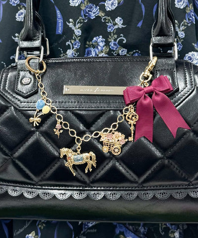 Amusant Parade Charm