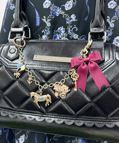 Amusant Parade Charm