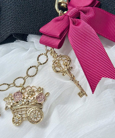 Amusant Parade Charm