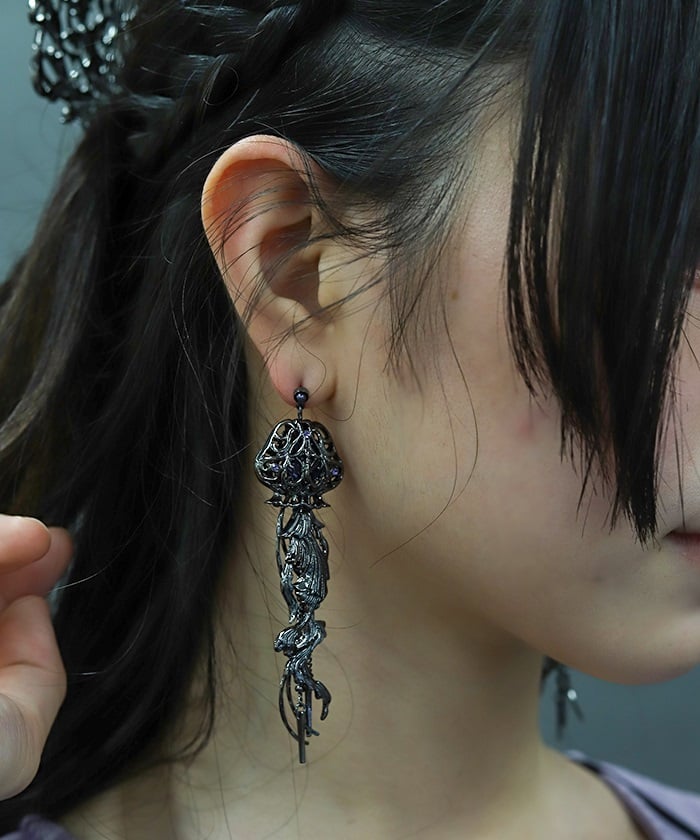 Drifting Jellyfish 2-Way Pierce Earrings