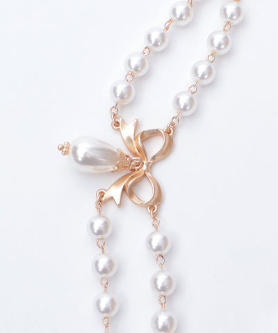 Cameo Style Pearl Choker