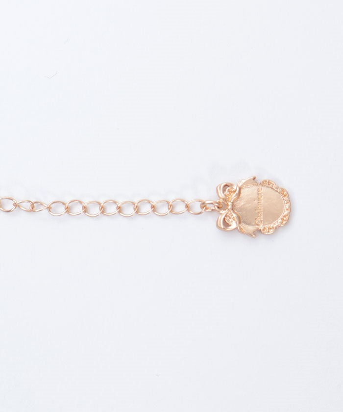 Cameo Style Pearl Choker