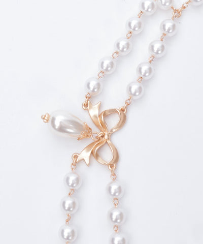 Cameo Style Pearl Choker