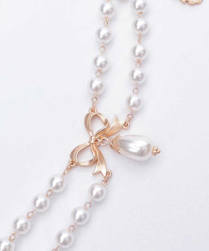Cameo Style Pearl Choker