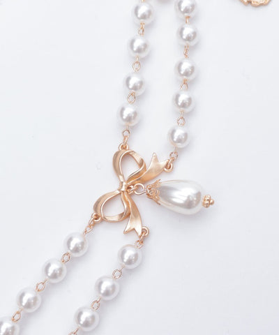 Cameo Style Pearl Choker