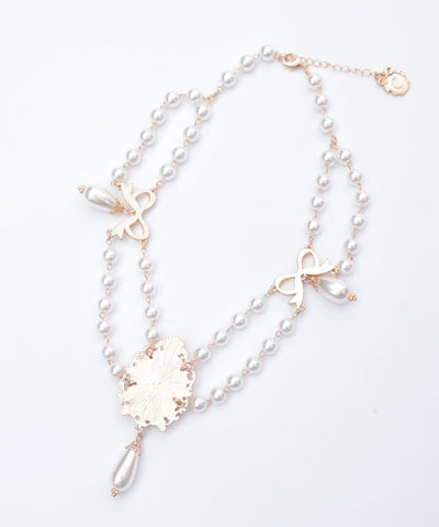 Cameo Style Pearl Choker