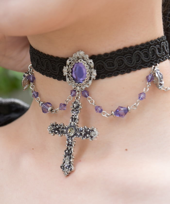 Bijoux Cross Choker