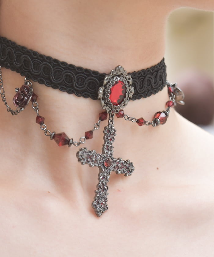 Bijoux Cross Choker