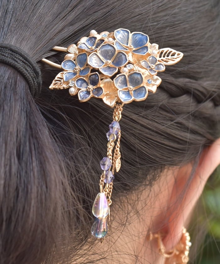 Hydrangea Motif Hairpin