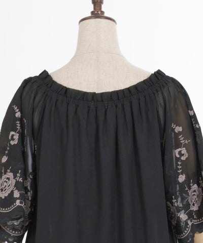 Flower Embroidery 2-Way Chiffon Blouse