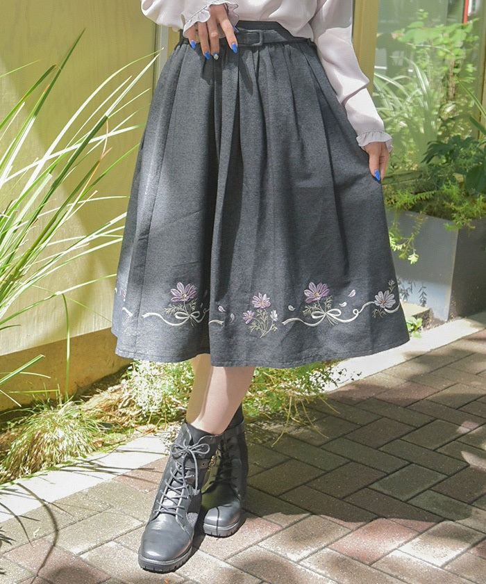 Cosmos Embroidery Denim Skirt