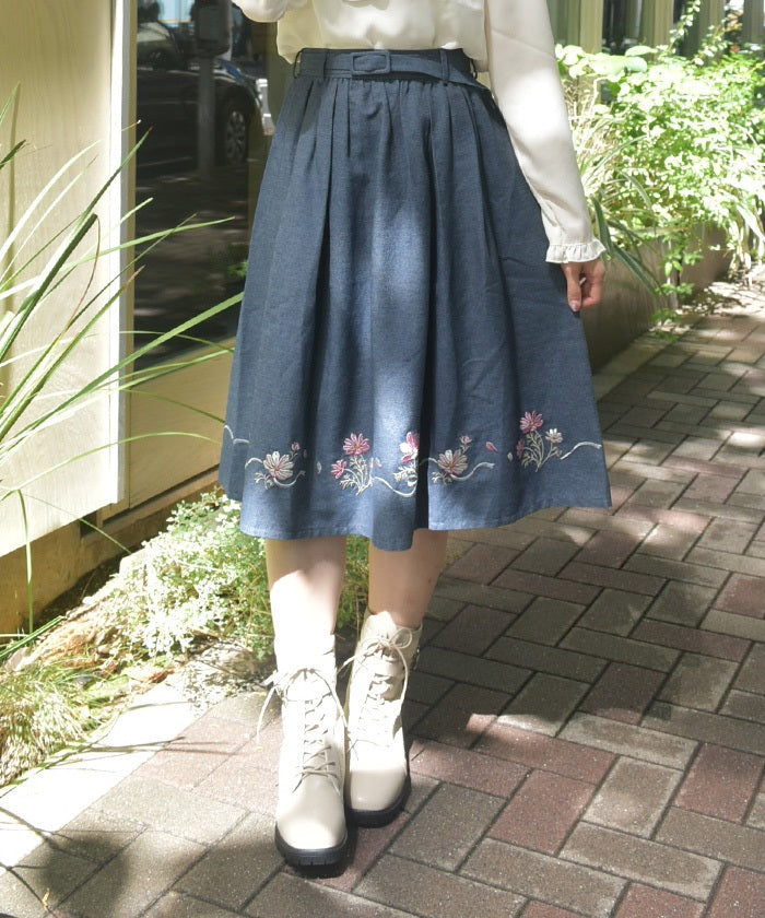 Cosmos Embroidery Denim Skirt