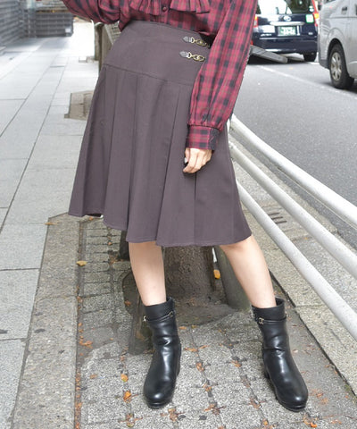 Pleated Skirt with Chain Bits