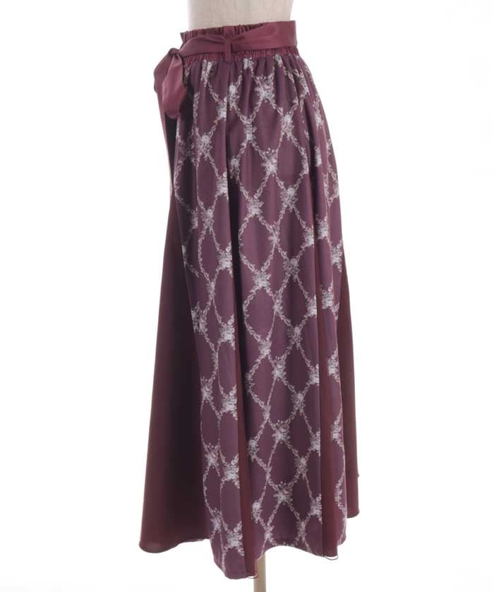 Rose Pattern Velvet-Like Skirt