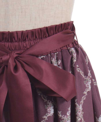 Rose Pattern Velvet-Like Skirt