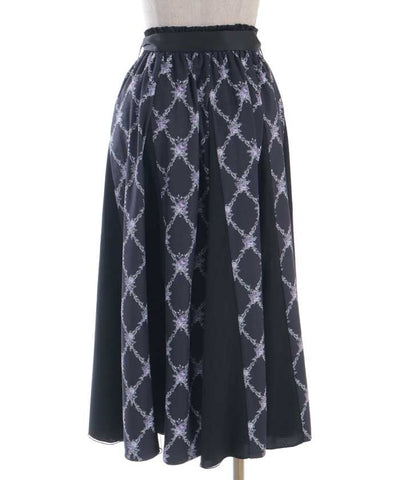 Rose Pattern Velvet-Like Skirt