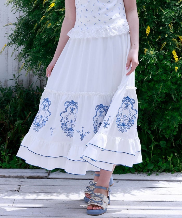 Ribbon & Bouquet Embroidery Skirt