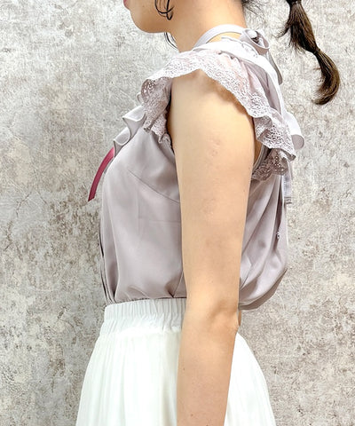 Shoulder Frill Sleeveless Blouse