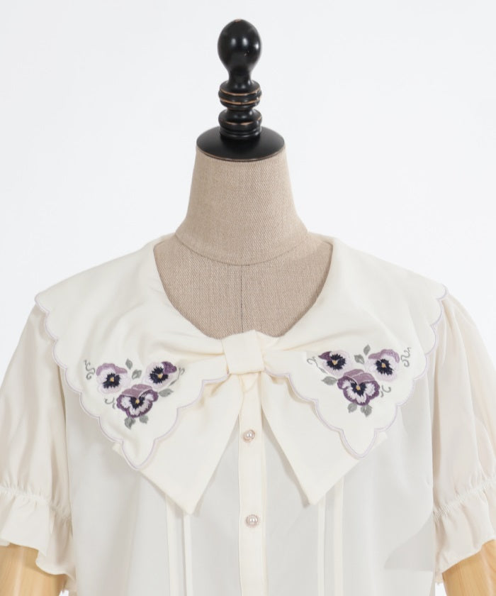 Pansy Embroidery Ribbon Collar Blouse