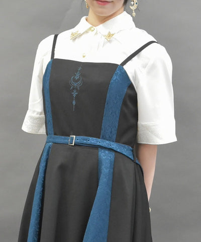 Metal Tip Collar Short Sleeve Blouse