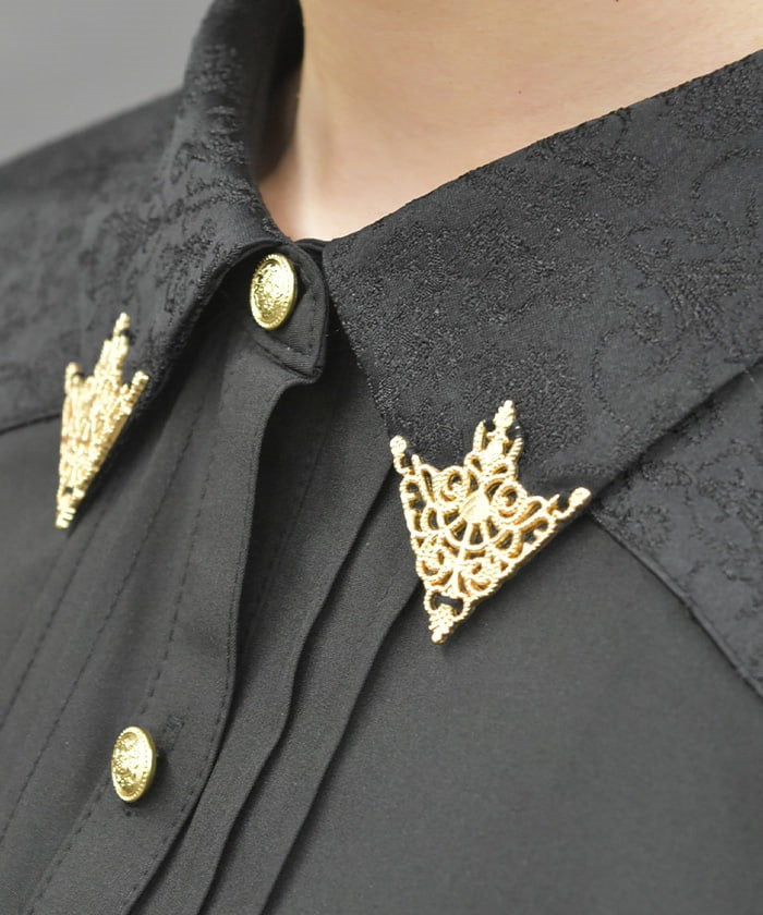 Metal Tip Collar Short Sleeve Blouse