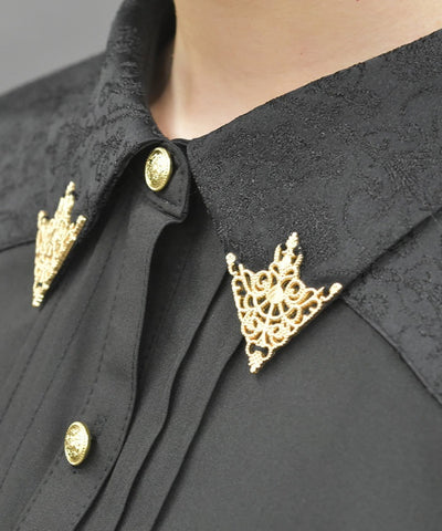Metal Tip Collar Short Sleeve Blouse