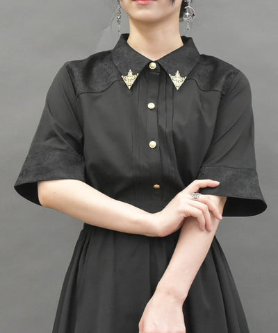 Metal Tip Collar Short Sleeve Blouse
