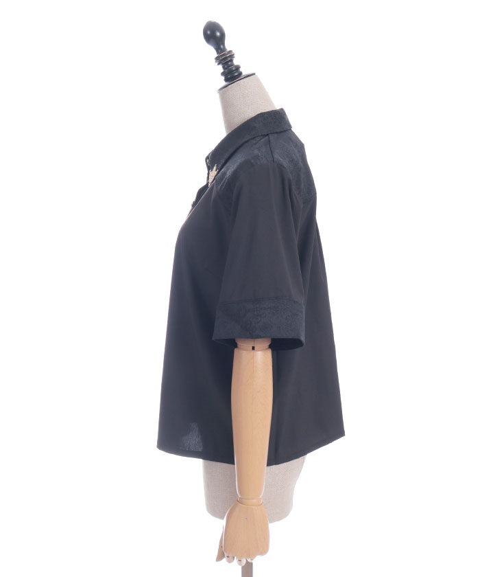 Metal Tip Collar Short Sleeve Blouse