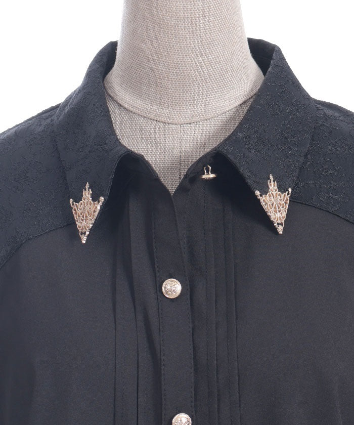 Metal Tip Collar Short Sleeve Blouse
