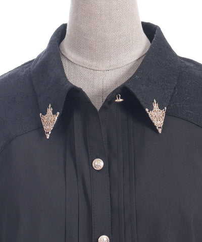 Metal Tip Collar Short Sleeve Blouse