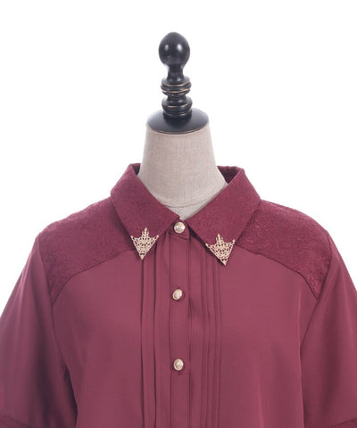 Metal Tip Collar Short Sleeve Blouse