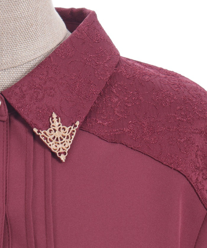 Metal Tip Collar Short Sleeve Blouse