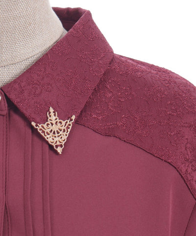 Metal Tip Collar Short Sleeve Blouse