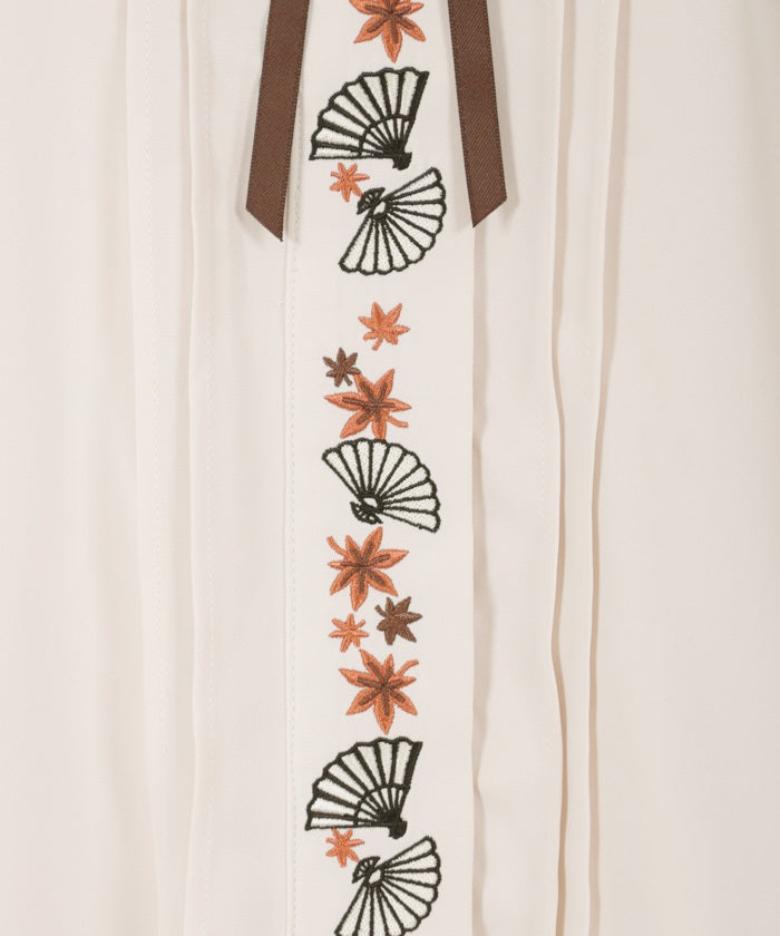 Folding Fan & Autumn Leaves Embroidery Sailor Blouse (Time-limited Price)