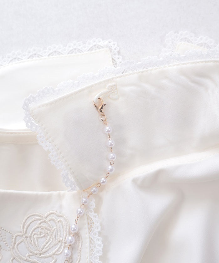 Pearl Rose Embroidery Sleeveless Blouse