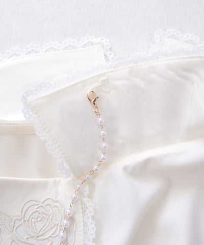 Pearl Rose Embroidery Sleeveless Blouse