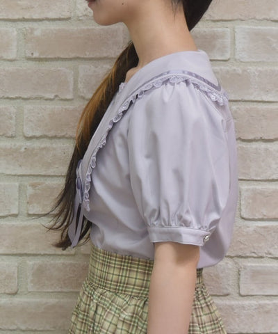 Tulip Embroidery Blouse with Ribbon