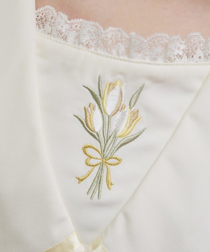 Tulip Embroidery Blouse with Ribbon
