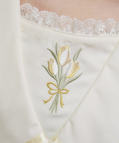 Tulip Embroidery Blouse with Ribbon