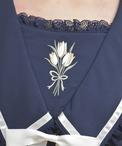 Tulip Embroidery Blouse with Ribbon