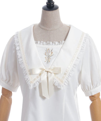 Tulip Embroidery Blouse with Ribbon