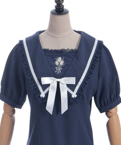 Tulip Embroidery Blouse with Ribbon