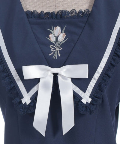 Tulip Embroidery Blouse with Ribbon