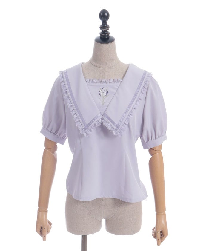 Tulip Embroidery Blouse with Ribbon
