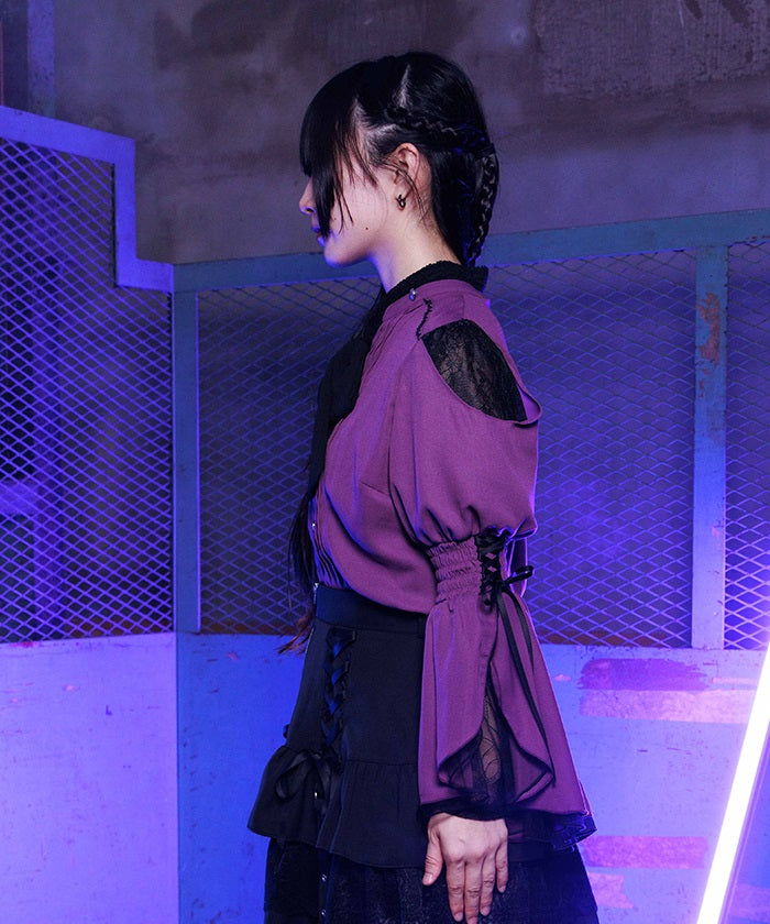 2-Way Ribbon Flare Sleeve Blouse