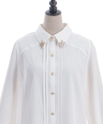 Metal Tip Collar Blouse