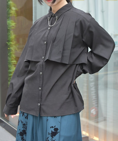 Pleated Shirt with Chain