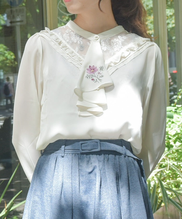 Cosmos Embroidery Blouse Pullover