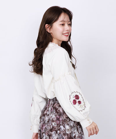 Gerbera Embroidery Volume Sleeve Blouse